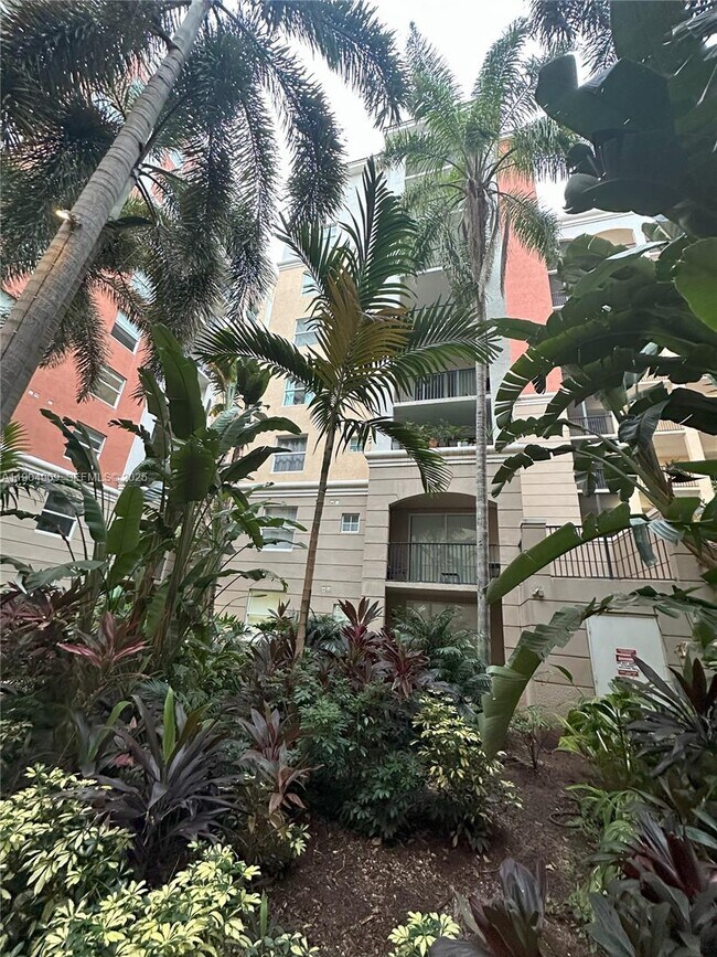 Building Photo - 17150 N Bay Rd