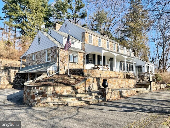 Building Photo - 4925 West Chester Pike