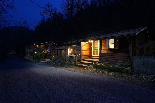 Building Photo - 72 Faulkner Rd