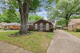 Building Photo - 6326 Thornfield Dr