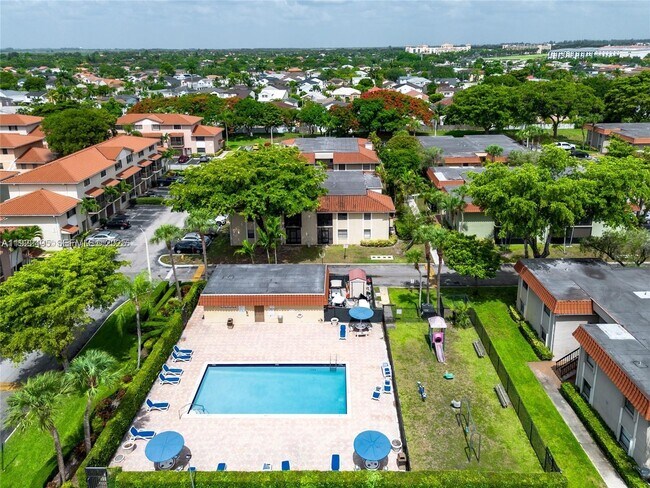 Building Photo - 9726 Hammocks Blvd