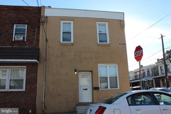Building Photo - 2400 Duncan St