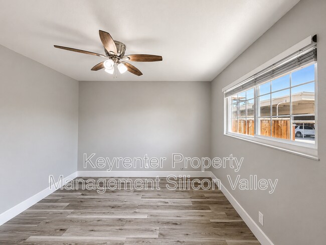 Building Photo - 399 Don Basillo Way