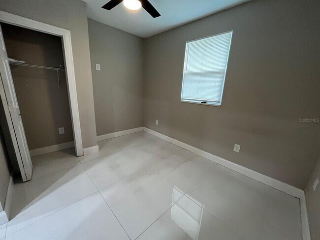 Building Photo - 2726 Miami Terrace