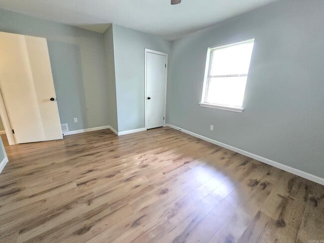 Building Photo - 6637 Grayson Dr