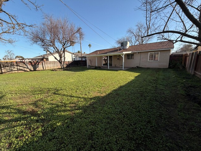 Building Photo - Ready to Move? Pet Friendly