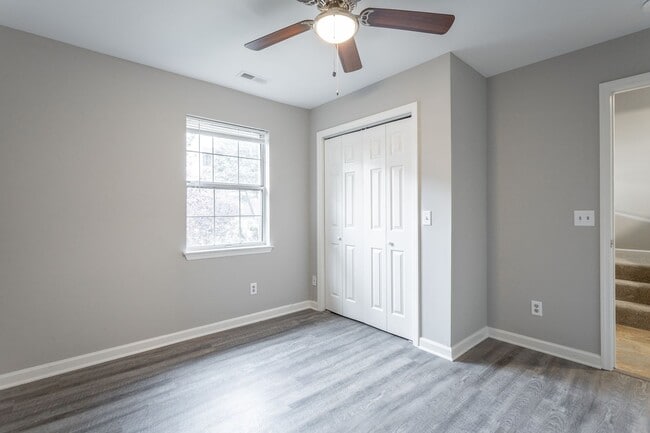 Building Photo - 2 Bedroom, 2 Bath townhome in East Brainerd!