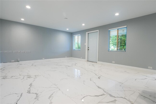 Building Photo - 11 Judy Pl