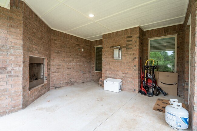 Building Photo - Beautiful Home in Woodland Park