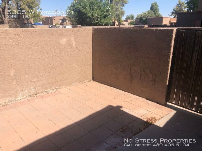 Building Photo - 2 Bedroom Town Home at 53rd Ave and McDowell!