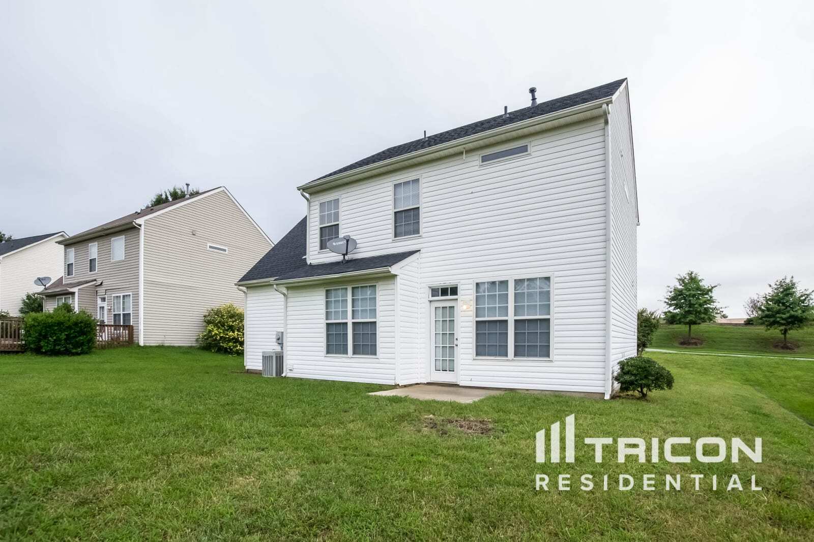 Building Photo - 4643 Fox Thorne Dr