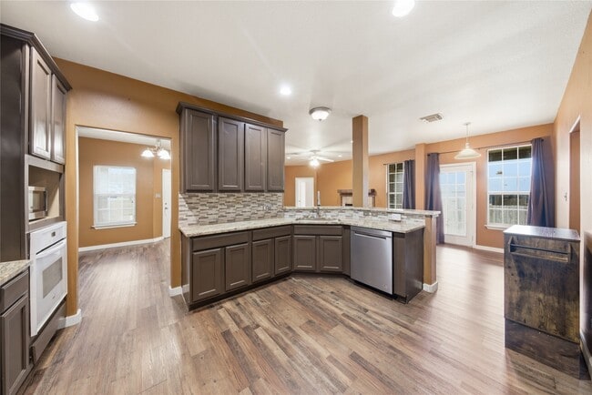 Building Photo - 13262 Lake Breeze Ln