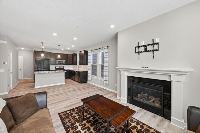 Building Photo - Anoka Detached Townhome