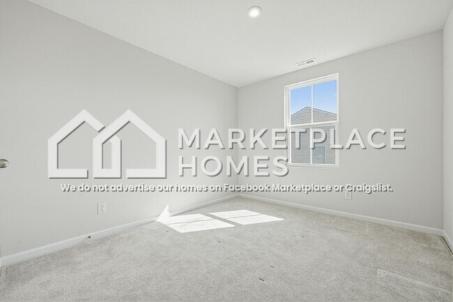 Building Photo - 1645 Juniper Ln