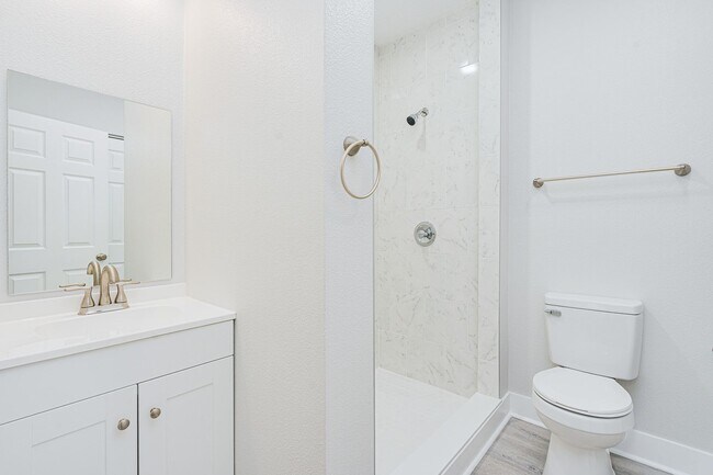 Building Photo - Stunning Remodeled 3-Bedroom Home in Prime...