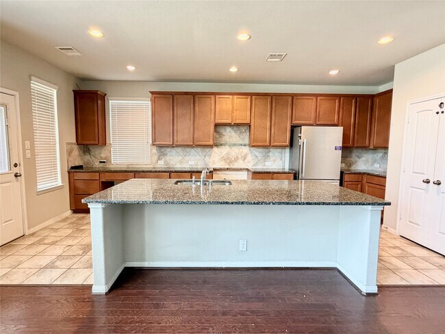 Building Photo - 8002 Mesquite Hill Ln