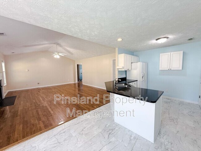 Building Photo - 219 Woodland Dr