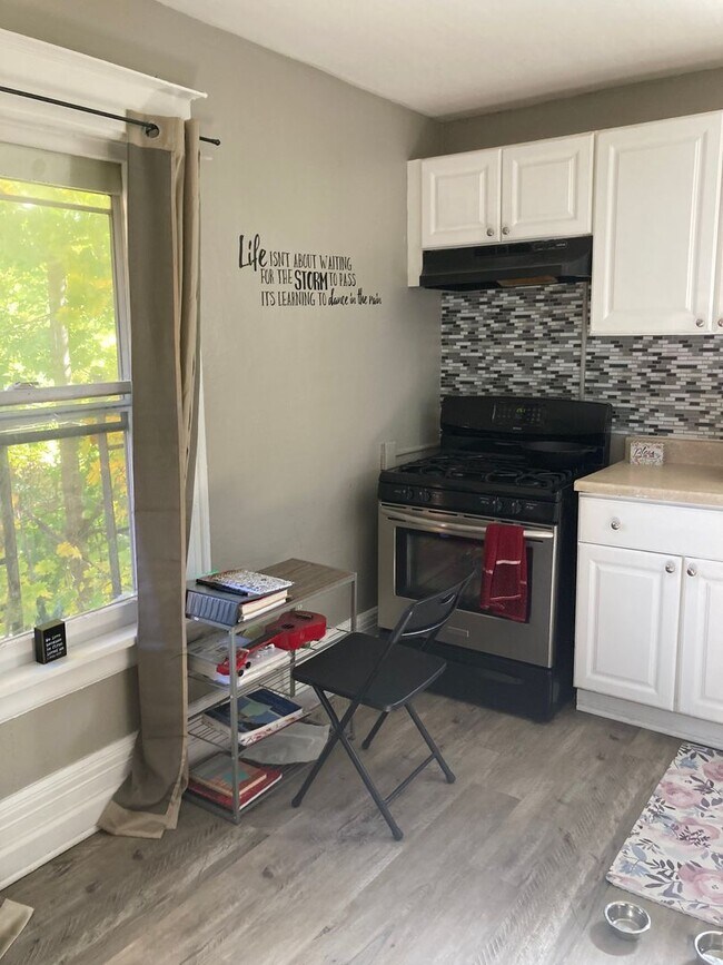 Building Photo - 391-393 Flower City Park