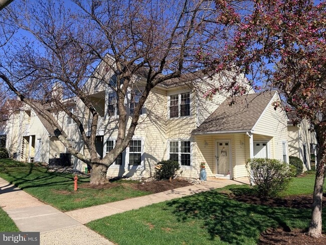 Building Photo - 1905 Bennett Pl