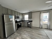 Building Photo - 1112 Colonial Trail W