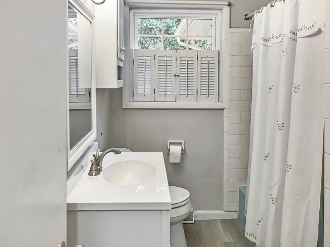 Building Photo - Updated 3 bedroom 1 bath rancher