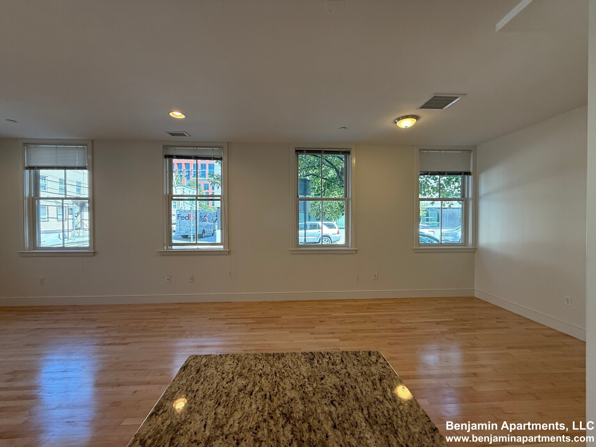 Building Photo - 108 2nd St