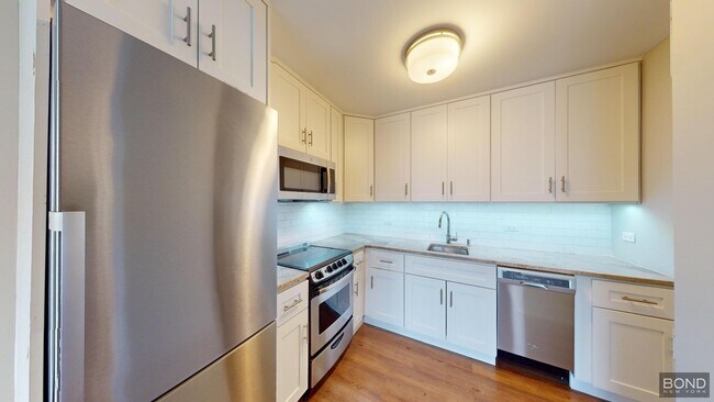 Building Photo - 237 E 34th St