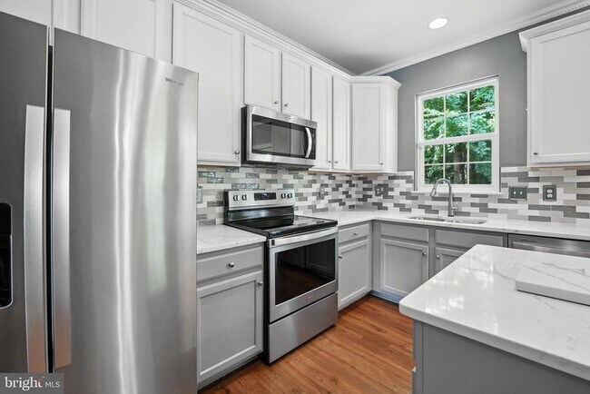 Building Photo - 14504 Kestral Ct