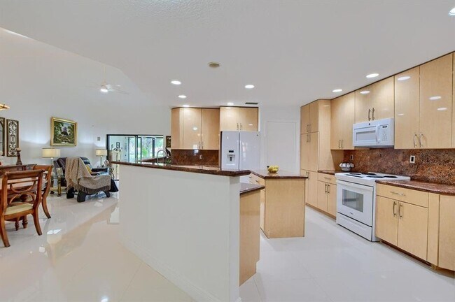 Building Photo - 65 Centennial Ct