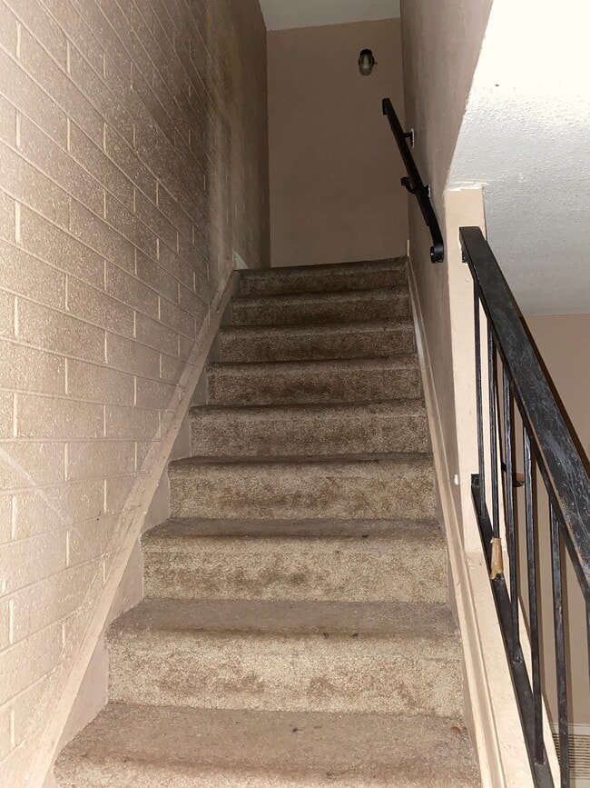 Building Photo - 4645 E Wood St