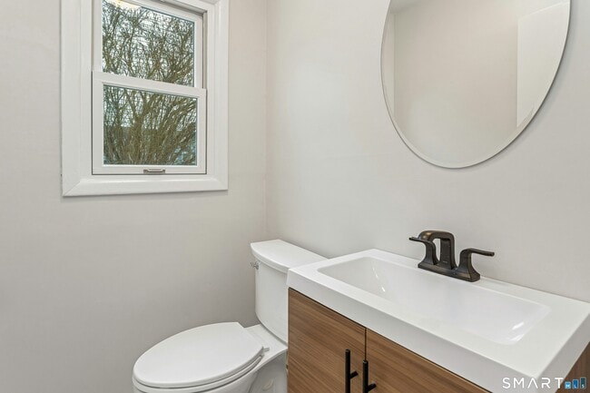 Building Photo - 85 Burwood Ave