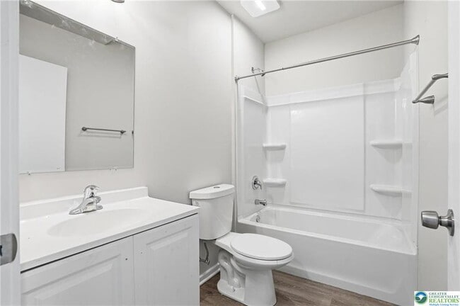 Building Photo - 1425 W Gordon St