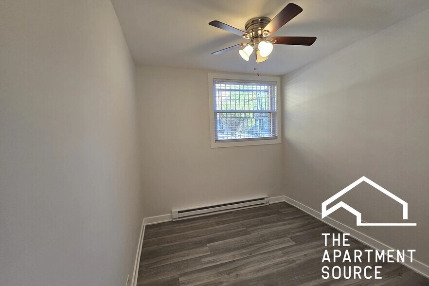 Building Photo - 732 W Roscoe St