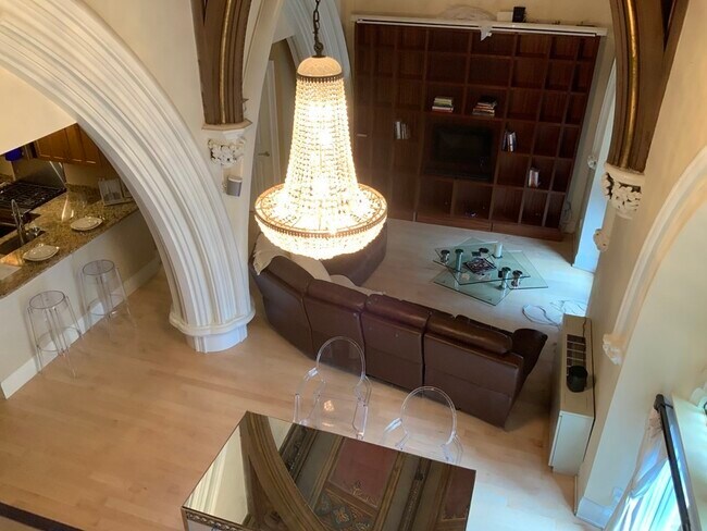 Building Photo - 45 W Broadway