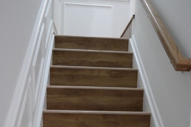 Building Photo - 5802 Bunker Woods Ln