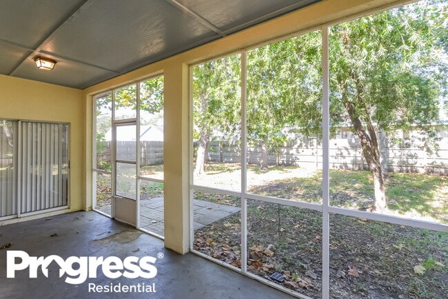 Building Photo - 28147 Brokenmead Path