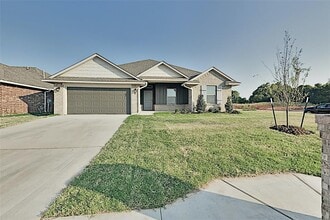 Building Photo - 5521 Cheyenne Rd
