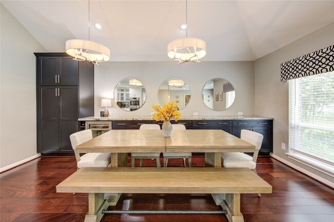 Building Photo - 15739 Fleetwood Oaks Dr