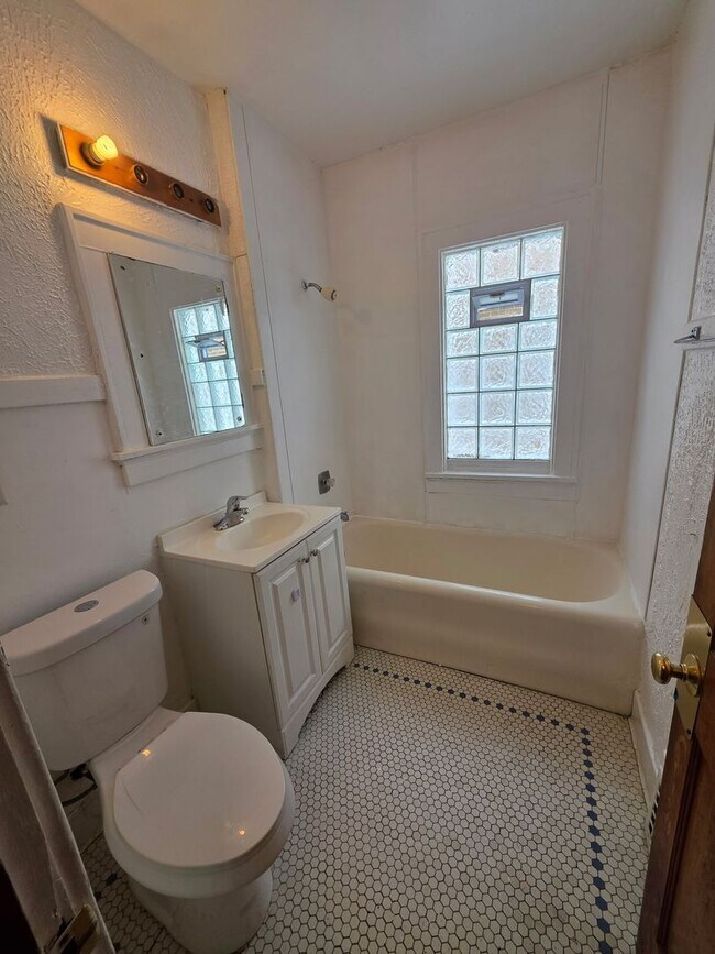 Building Photo - 2918-2920 N 47th St