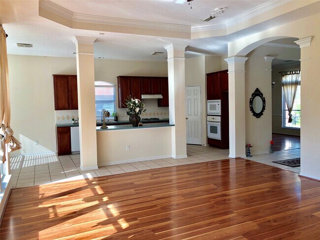 Building Photo - 13113 Sunset Cliff Ct