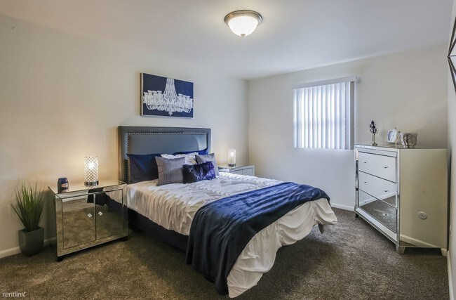 Building Photo - 3235 Soft Water Lake Dr NE