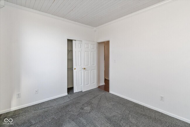 Building Photo - 10276 Lakeland Dr