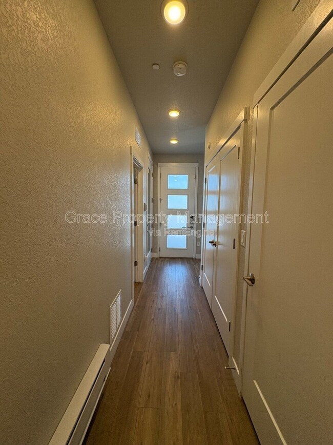 Building Photo - 1585 W 68th Ave