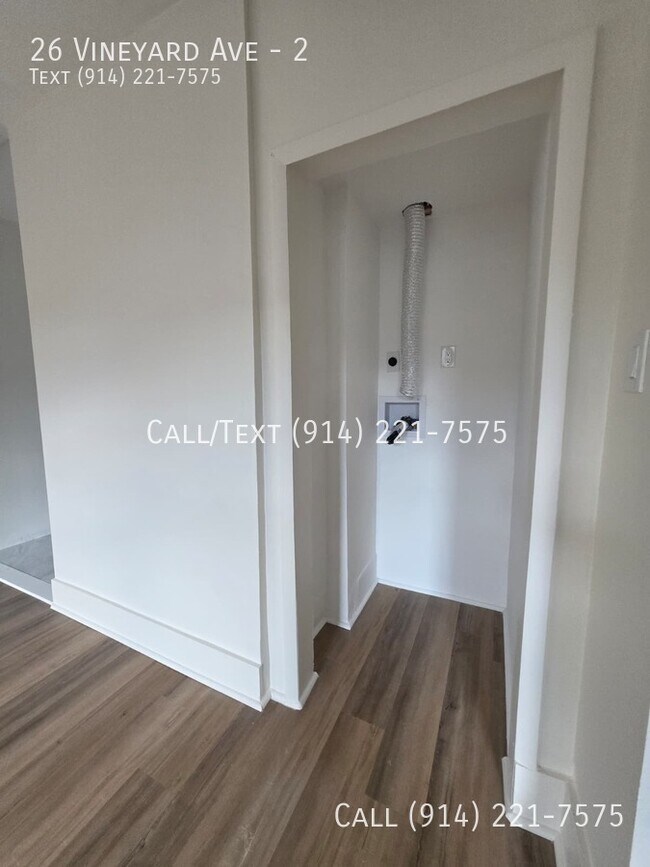 Building Photo - 26 Vineyard Ave