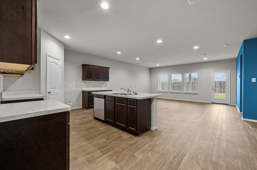 Building Photo - 20811 Olive Leaf St