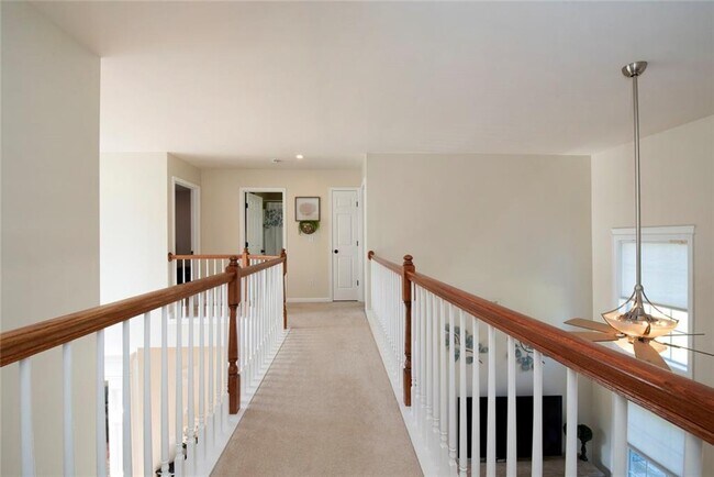 Building Photo - 1504 Belfaire Lake Tr