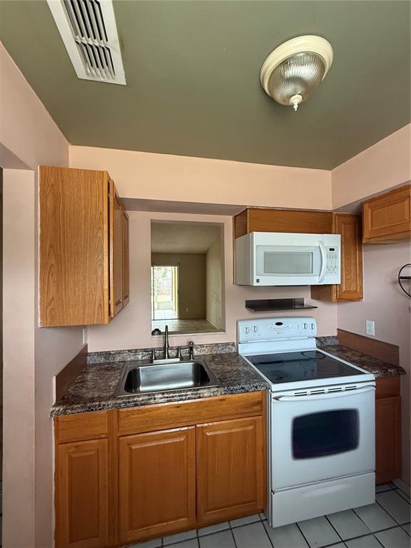 Building Photo - 3620 Hartford St N