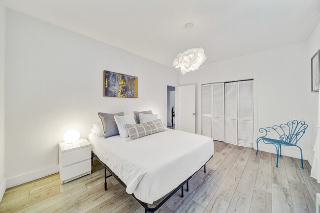 Building Photo - 142 Bay Rd