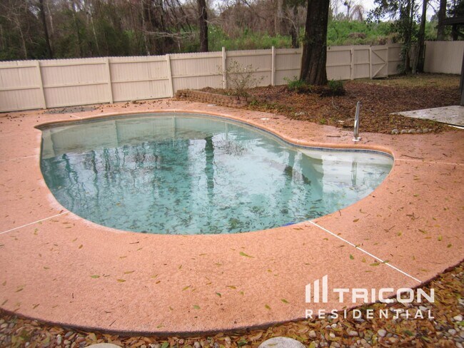 Building Photo - 1702 Sandy Hollow Loop