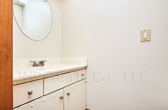 Building Photo - 601 34th St